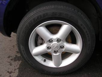 2002 Nissan X-Trail Photos
