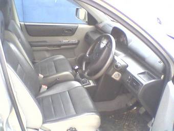 2002 Nissan X-Trail Photos