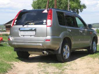 2002 Nissan X-Trail Photos