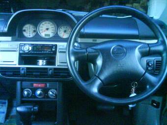 2002 Nissan X-Trail Pictures