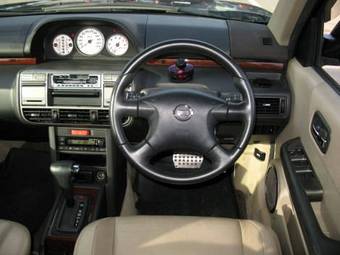 2002 Nissan X-Trail Photos