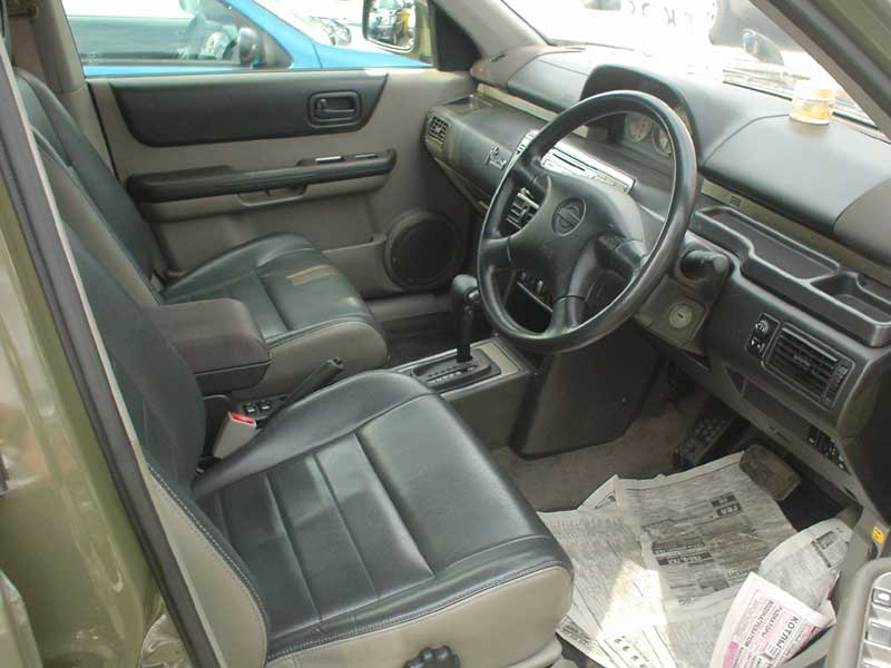 2003 Nissan X-Trail Photos