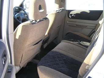 2003 Nissan X-Trail Images