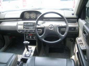 2003 Nissan X-Trail Images