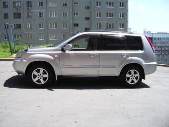 2003 Nissan X-Trail Photos