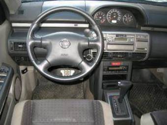 2003 Nissan X-Trail Photos