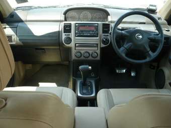 2004 Nissan X-Trail Photos