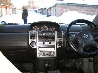 2004 Nissan X-Trail Images