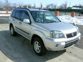 2004 Nissan X-Trail Images