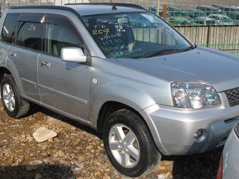 2004 Nissan X-Trail Images