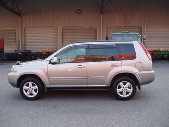 2004 Nissan X-Trail Images