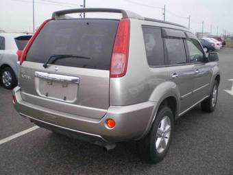 2004 Nissan X-Trail Images