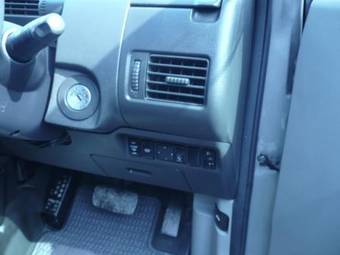 2004 Nissan X-Trail Pics