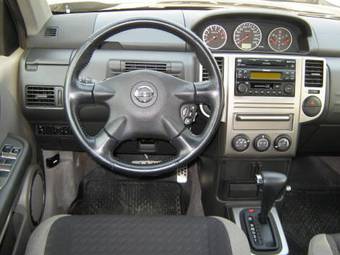 2004 Nissan X-Trail Images