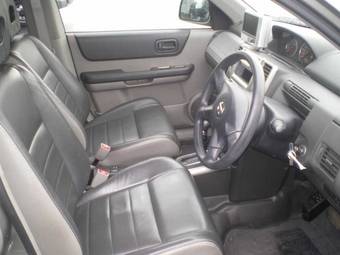 2004 Nissan X-Trail Images