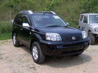 2004 Nissan X-Trail Images