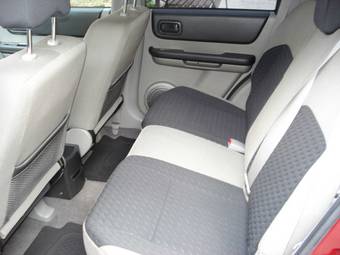 2004 Nissan X-Trail Images