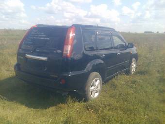 2004 Nissan X-Trail Images