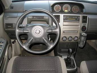 2004 Nissan X-Trail Images