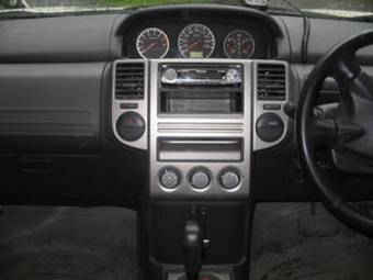 2004 Nissan X-Trail Pictures