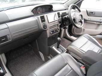 2005 Nissan X-Trail Photos