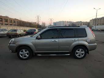 2005 Nissan X-Trail Photos