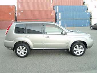 2005 Nissan X-Trail Photos