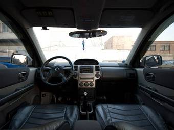 2005 Nissan X-Trail Photos