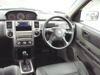 2005 Nissan X-Trail Photos