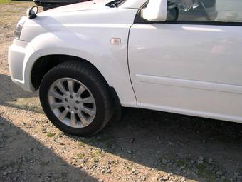 2005 Nissan X-Trail Images