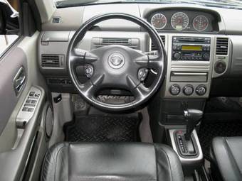 2005 Nissan X-Trail Photos