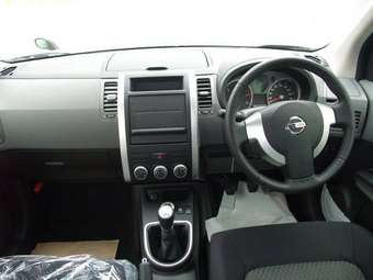 2008 Nissan X-Trail Images