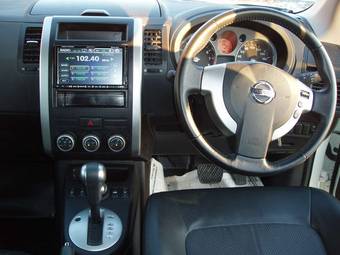 2010 Nissan X-Trail Photos