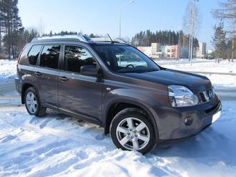 2010 Nissan X-Trail Photos