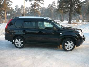 2010 Nissan X-Trail Photos