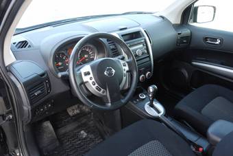 2010 Nissan X-Trail Photos