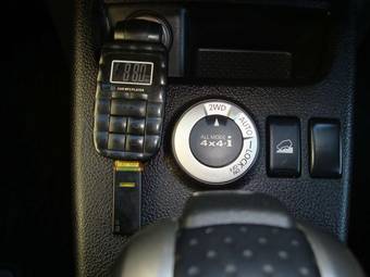 2010 Nissan X-Trail Images