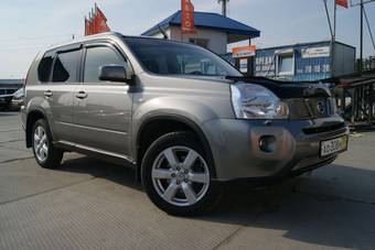 2010 Nissan X-Trail Photos