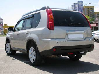 2010 Nissan X-Trail Pictures