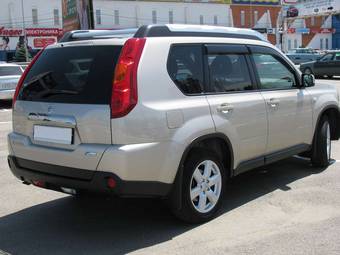 2010 Nissan X-Trail Photos