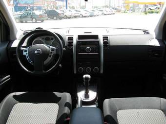 2010 Nissan X-Trail Pictures