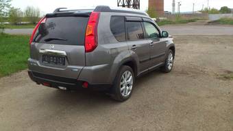 2010 Nissan X-Trail Images