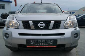 2010 Nissan X-Trail Photos