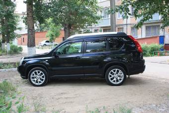 2010 Nissan X-Trail Photos