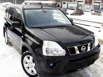 2011 Nissan X-Trail Photos