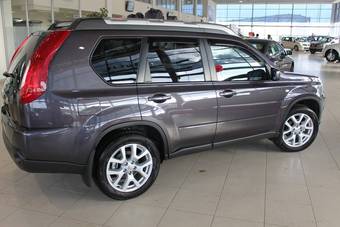 2011 Nissan X-Trail Photos