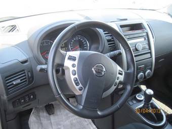 2011 Nissan X-Trail Images