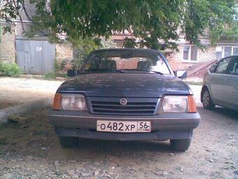 1988 Opel Ascona Photos