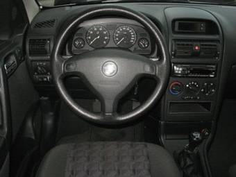 2003 Opel Astra Pictures