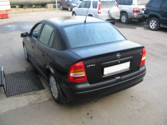 2004 Opel Astra